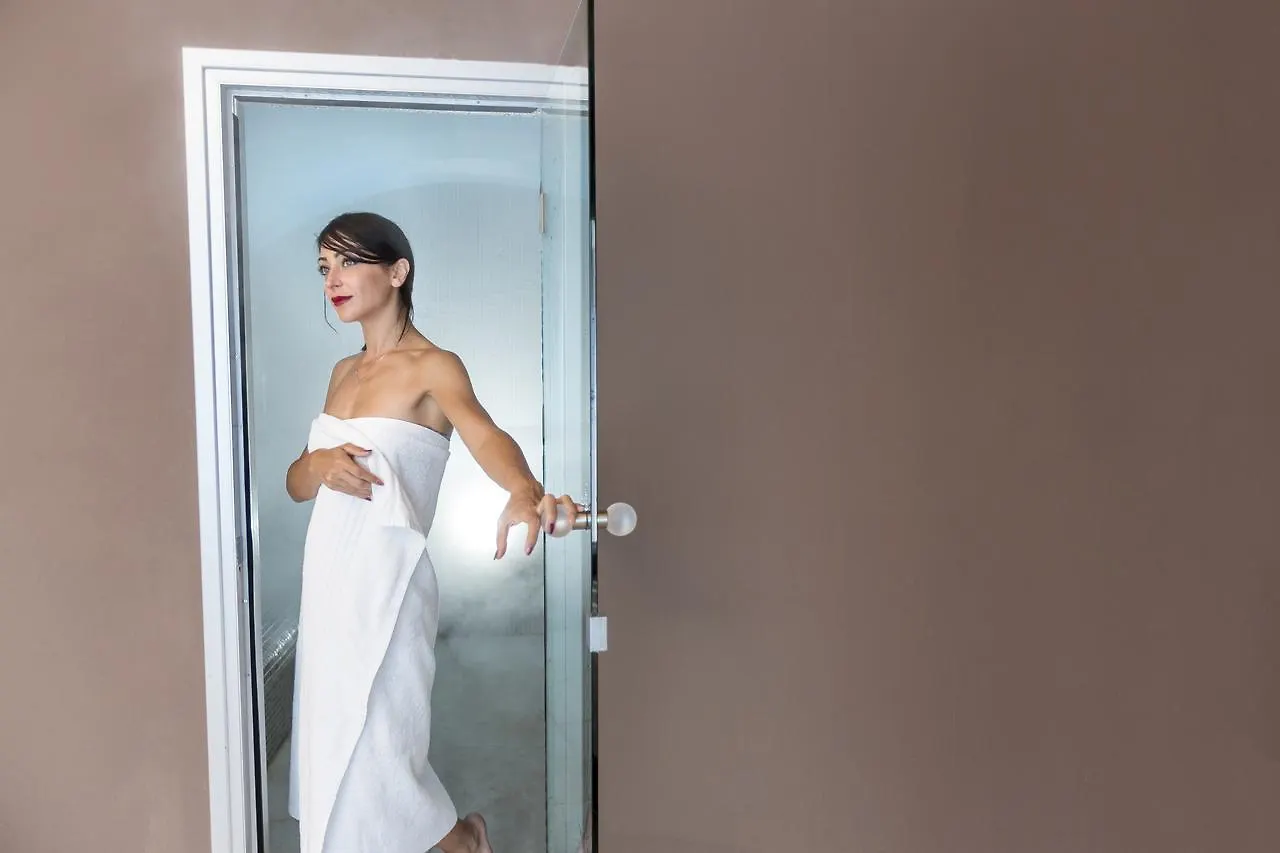 **** Hotel Grande Baia Resort & Spa San Teodoro  Włochy