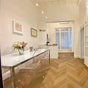 https://giglio-luxury.it-tuscanyhotel.com